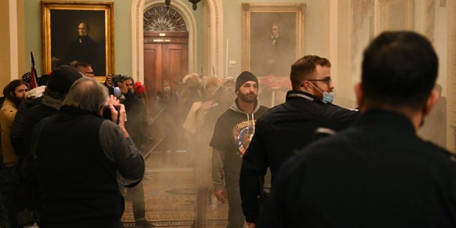 اقتحام الكونغرس.. بماذا وصفته صحف ورؤساء أمريكيون سابقون؟