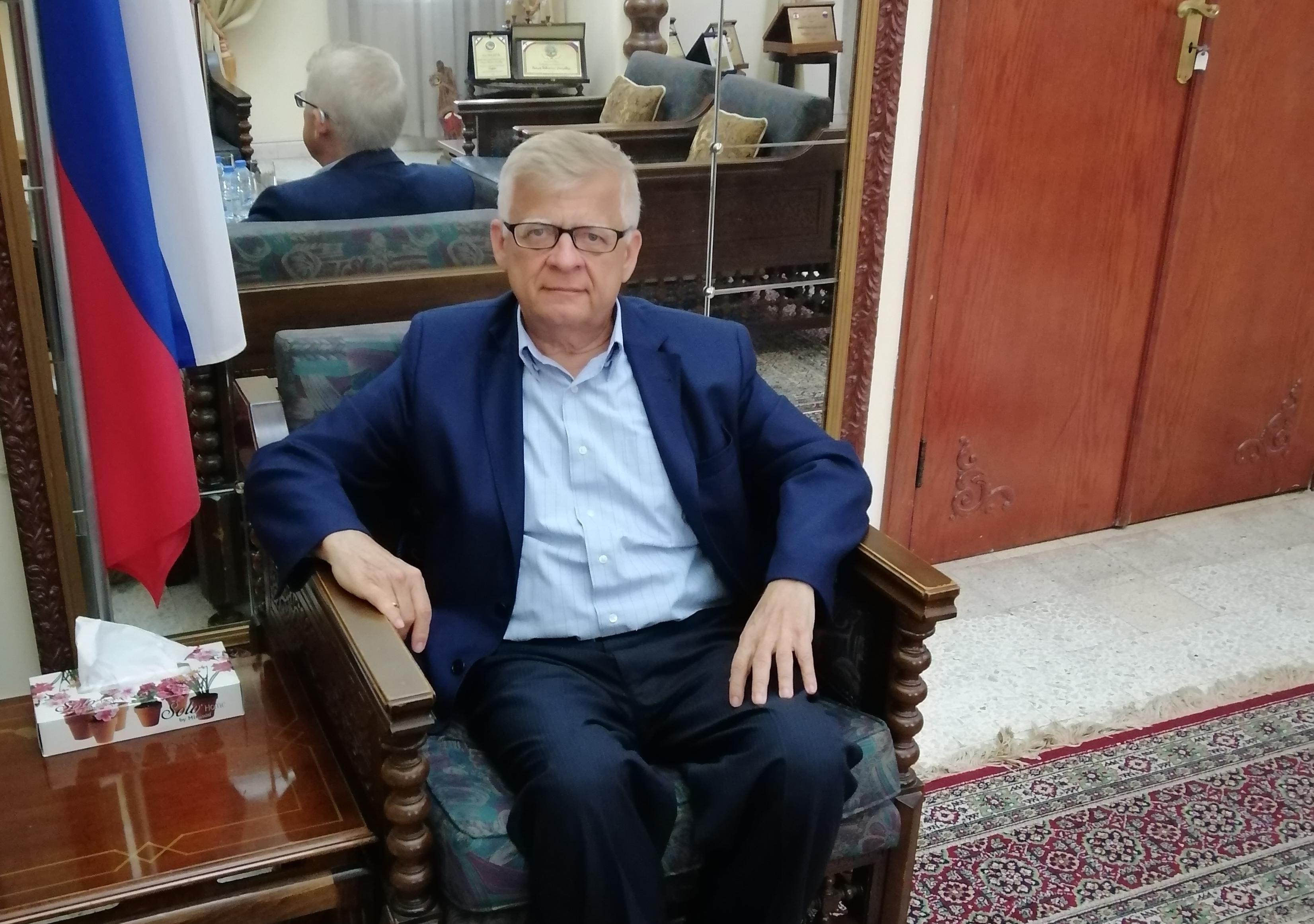 السفير الروسي السابق في لبنان ألكسندر زاسبيكين ينال وسام سيرغي رادنجسكي