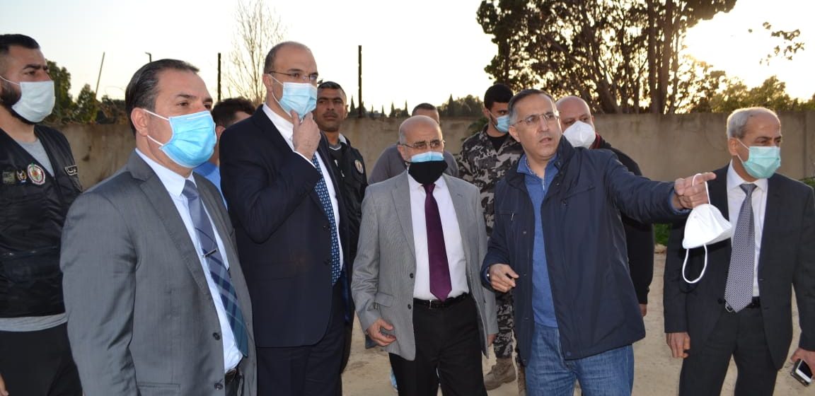 وزيرا الصحة والاتصالات تفقدا أشغال بلدية طرابلس لتجهيز المستشفى الميداني في القبة