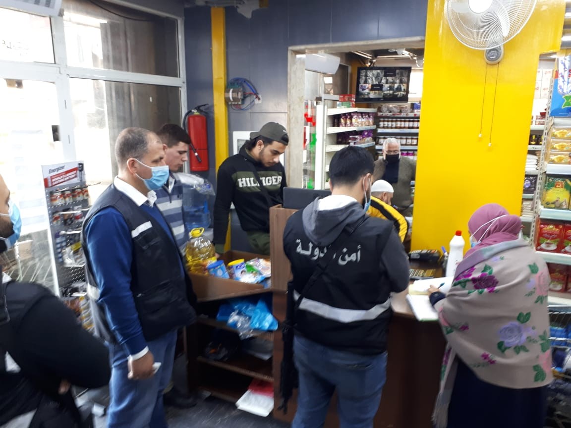 أمن الدولة: محاضر ضبط بحق اصحاب مؤسسات لتجاوزها نسب الأرباح واحتكار سلع مدعومة بالمنية