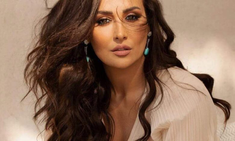 كندا حنا في تجربة سينمائية جديدة بفيلم “أنت جريح”