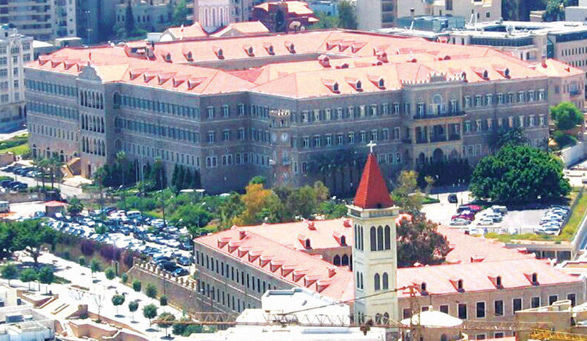 الحكومة اللبنانية الأحد أو الاثنين وإلا.. أديب إلى الاعتكاف