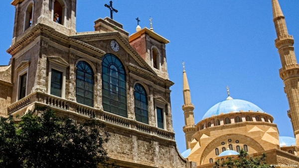 في لبنان 3,907 كنيسة ومسجداً وخلوة و3,315 مدرسة وجامعة
