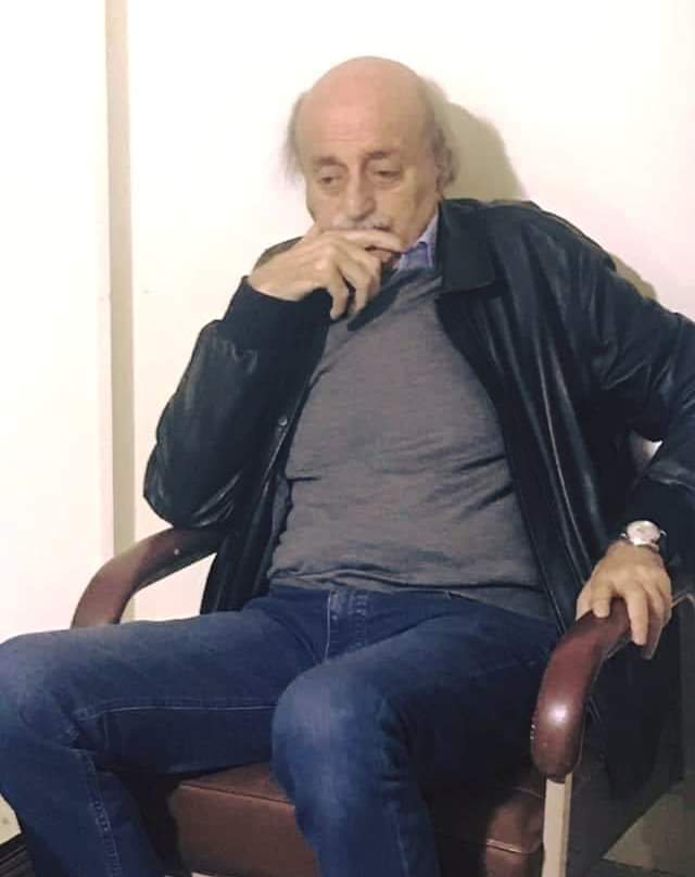 جنبلاط يفتح باب التنازلات فهل تكرّ السُبحة؟