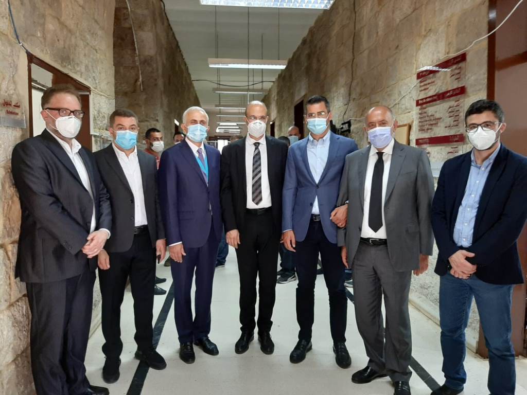  وزير الصحة سلم مستشفى اهدن الحكومي جهاز PCR Expert: للجهوزية استعدادا للمرحلة الثانية