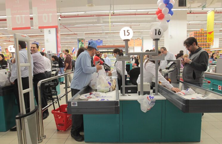 المودعون “يبتكرون” وسائل استثنائية لسحب المال