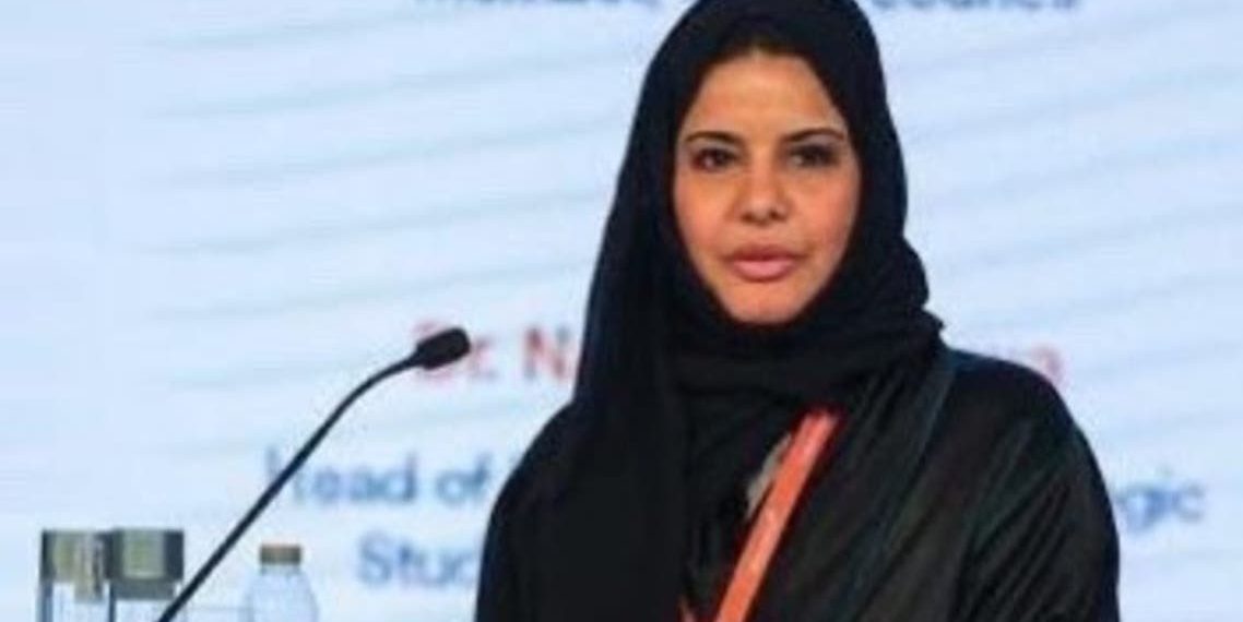 من هي حنان الأحمدي أول امرأة تتولى منصب قيادي بمجلس الشورى في السعودية؟
