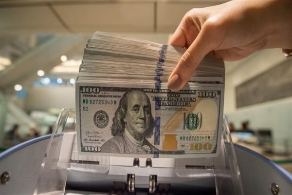 الدولار يتخطى الـ13 ألف ليرة