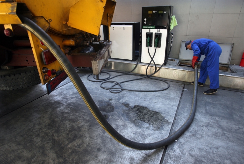 تهريب الوقود يستنزف لبنان وسوريا