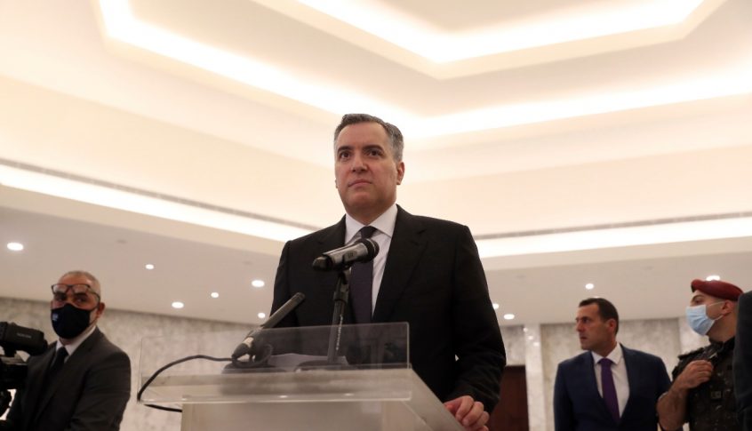 أديب لا يؤلّف... هل يعتذر اليوم؟