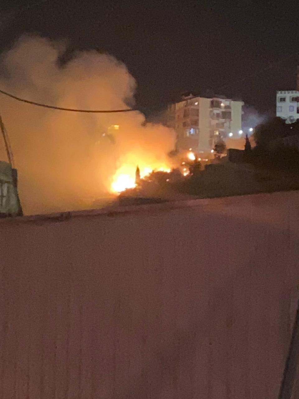 احتراق الاحراج و النيران تمتد الى الابنية السكنية في راس مسقا - الكورة
