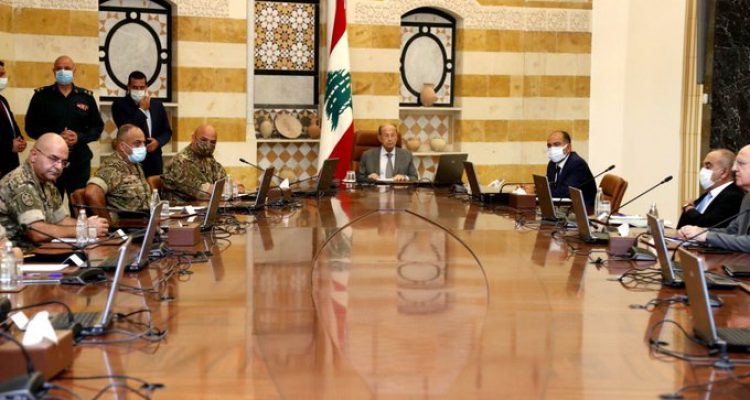 الرئيس عون يلتقي قائد الجيش وعدداً من الضباط المعنيين للاستماع الى عرض مفصل عن الوضع الراهن ضمن مرفأ بيروت