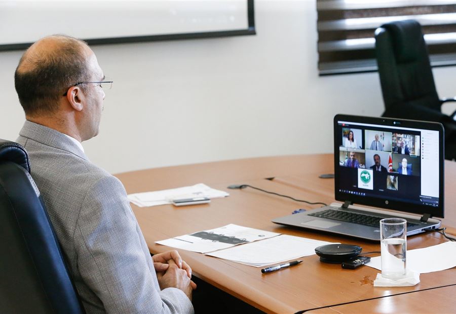 مستشفى سان جورج: الوضع الصحي للوزير حمد حسن جيد وهو يمارس عمله من غرفته 